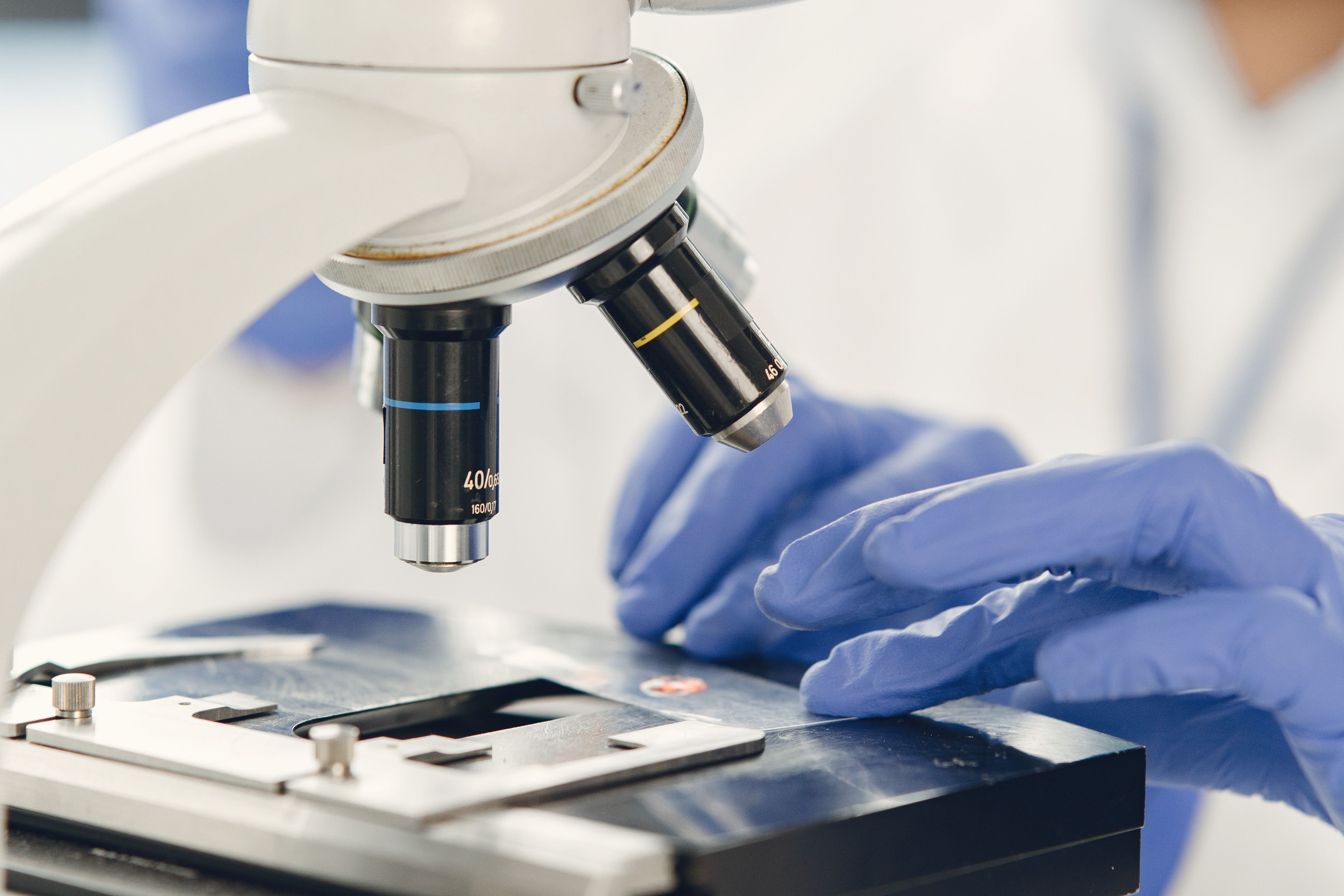 Illustration representing laboratory and diagnostic services